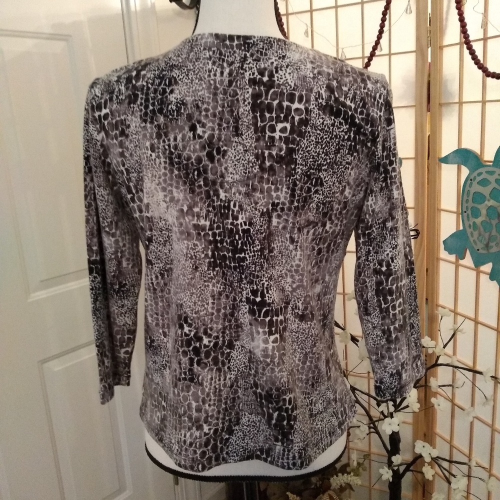 GONE 🌺 Ruby Rd. Top - Picture 5 of 5